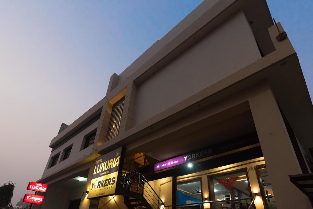 Hotel Luxuria Ludhiana Exterior photo