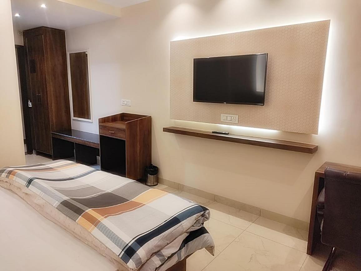 Hotel Luxuria Ludhiana Exterior photo