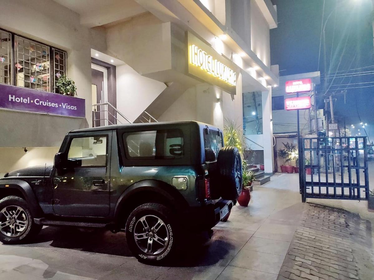 Hotel Luxuria Ludhiana Exterior photo